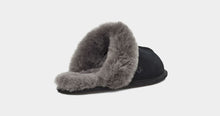 Load image into Gallery viewer, Ugg - Women Scuffette II (Blk/Gry) - Clique Apparel
